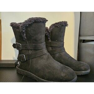 Airwalk Boots Women’s  Black Faux Suede & Fur Nia Cozy Buckle Accent  Size 9.5